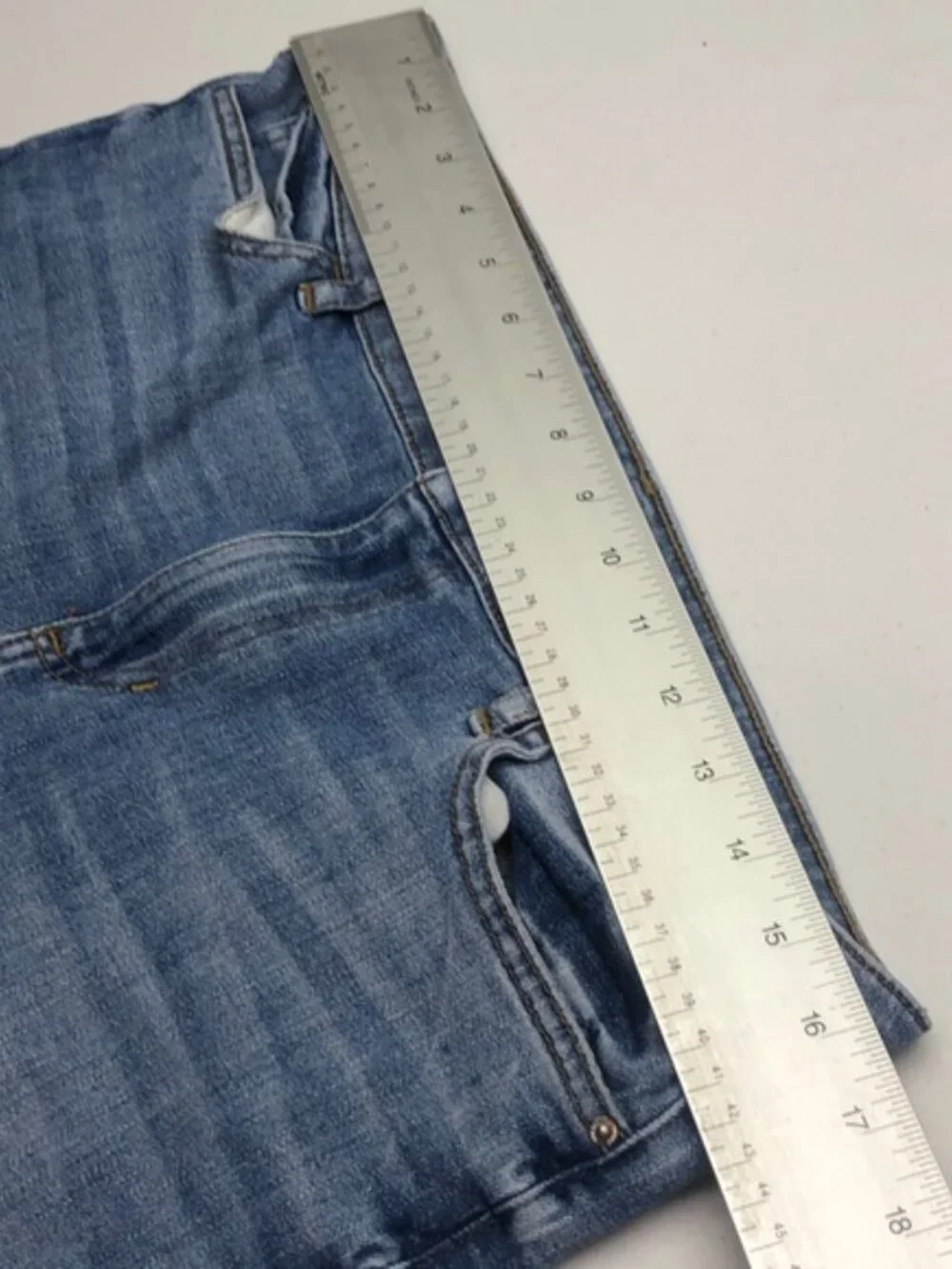 GUESS 1981 SKINNY JEANS 32x28 ⭐️